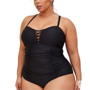 Torrid Slim Fix Wireless Lattice Front Swimsuit Size:2 🩱